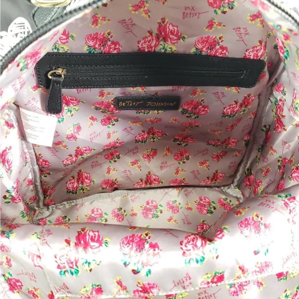 NWOT Betsey Johnson Black and White Heart Backpack